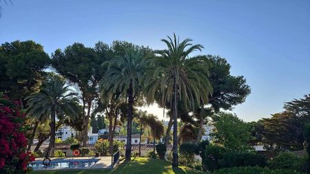 Luxury Apartment for rent in Nueva Andalucia, Spain - Photo 4