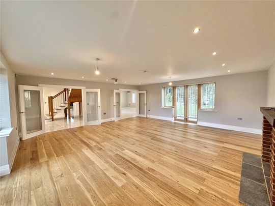 5 bedroom detached house to rent - Photo 1