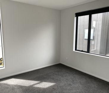 Smart 3 Bedroom Semi-Detached Townhouse - Photo 3