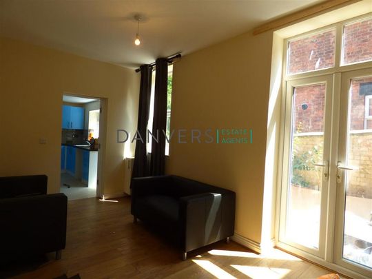 5 bedroom semi-detached house to rent - Photo 1