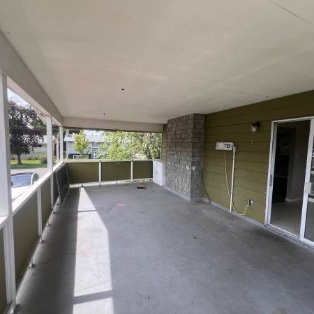 PRIME Location 2 Bedroom House w/Huge Yard (Kamloops) - Photo 3