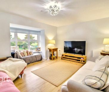 4 bedroom detached house to rent - Photo 3