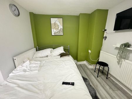 Studio to rent - Photo 3