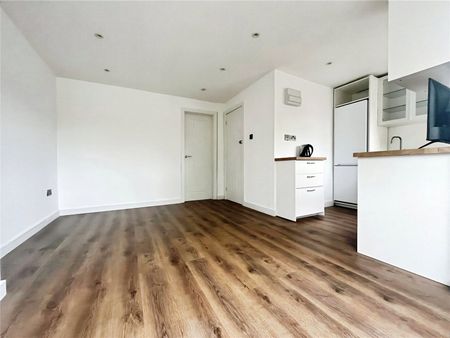 Elm Close, Twickenham, TW2 5JR - Photo 4