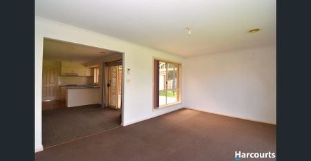 Spacious Family Home with a big yard - Photo 4