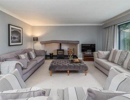 5 Bedroom Detached To Let - Photo 4