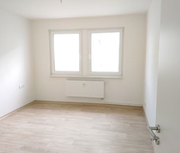 Modernisierte 4-Zimmer-Wohnung mit Balkon im Erdgeschoss - Photo 4