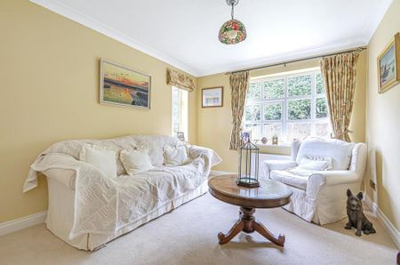 6 bedroom detached bungalow to rent - Photo 2