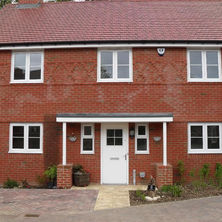 4 bedroom detached house to rent - Photo 1