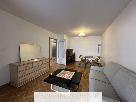 T2 MEUBLE AVEC TERRASSE LYON 7 - Photo 1