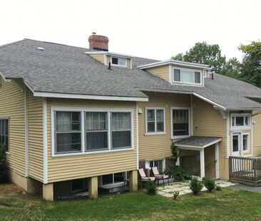 Spacious 2 Bedroom Apt in nice 7 Unit Building in Dartmouth! - Photo 3