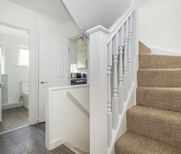 3 bedroom maisonette to rent - Photo 2