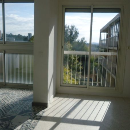 Location Appartement P3 Grand balcon Marseille 13ème - Photo 1