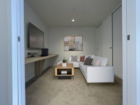 New Luxurious Apartment - Photo 3