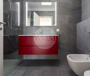 LUMINOSO 4.5 LOCALI CON GRANDE TERRAZZA E VISTA APERTA - Foto 1