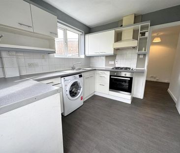 2 bedroom maisonette to rent - Photo 6