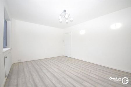 3 bedroom ground floor flat to rent - Photo 2
