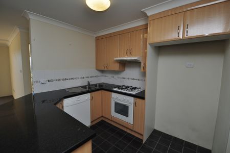 MODERN 2 BEDROOM APARTMENT LOCATED CLOSE TO AMENTITIES - Photo 4