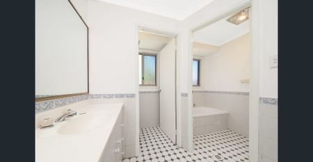 Spacious Single Level Four Bedroom Home - Photo 4