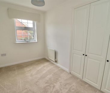 4 bedroom detached house to rent - Photo 4