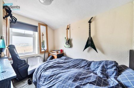 4 bedroom terraced house to rent - Photo 5