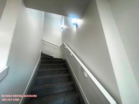 BRAND NEW NEVER LIVED IN UPPER LEVEL 3 BED, 2.5 BATH DUPLEX W/DOUBLE ATTACHED GARAGE IN MEADOWVIEW PARK LEDUC - Photo 3