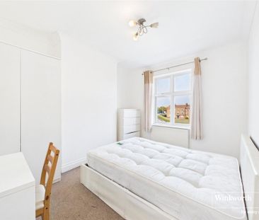 3 bedroom apartment to rent - Photo 2