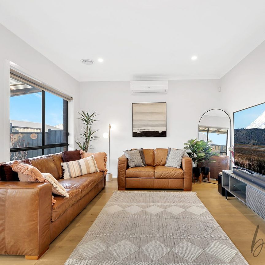 Beautifully finished family home - Photo 1