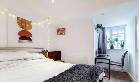 Bright and airy two bedroom duplex apartment in Bridewell Place in the heart of Wapping, E1W - Photo 5
