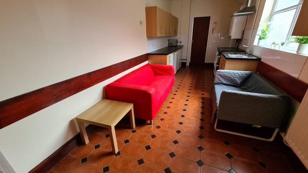 5 bedroom terraced house to rent - Photo 1