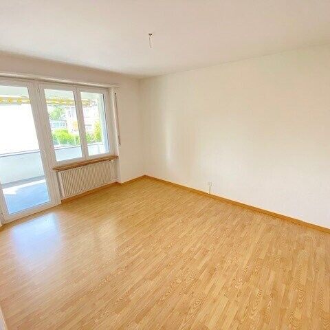 Bright apartment with sunny balcony - Photo 1