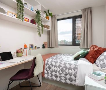 Medium Highest Double Ensuite - Photo 4