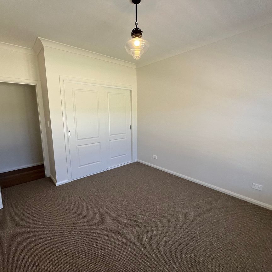 Executive 4 bedroom family home with rural views - Photo 1