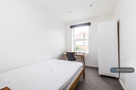 6 bedroom terraced house to rent - Photo 5