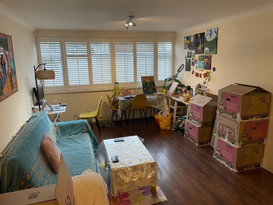 1 Bed Flat, Ashurst Drive, IG6 - Photo 1
