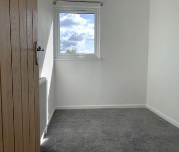 3 bedroom maisonette to rent - Photo 2