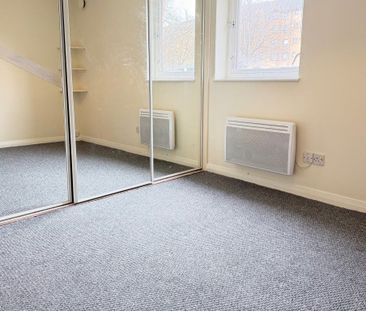 2 Bed Flat - Photo 3