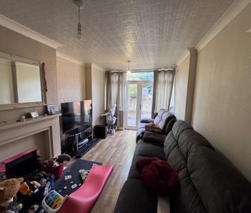 3 bedroom semi-detached house to rent - Photo 4