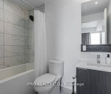 Jane St/Portage Parkway Beautiful 2Bdrm Open Concept Modern Interior - Photo 3