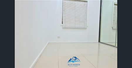 NICE GRANNY IN WENTWORTHVILLE!! - Photo 2