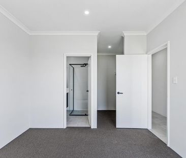 73 Majorelle Way, Karnup - Photo 1