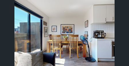 Convenience meets location - Photo 2