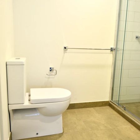 Modern Apartment in the Heart of Carnegie - Photo 5