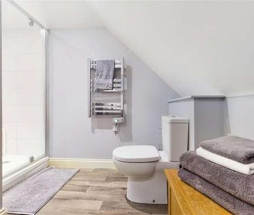 Hollycroft, Ashford Hill, Thatcham, Hampshire, RG19 - Photo 2