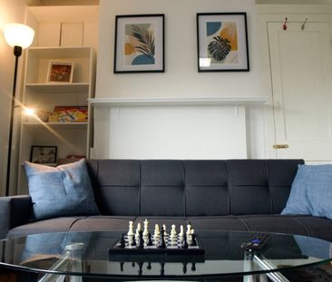 2 Bed Flat, Church Street, E15 - Photo 2