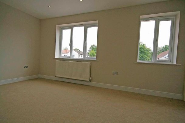 Woodham Lane, New Haw, Surrey, KT15 - Photo 1