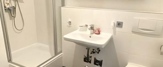 Moderne 2-Zimmer EG-Wohnung mit Garten & Garage in TopLage - Photo 1