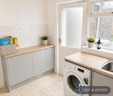5 bedroom detached house to rent - Photo 4