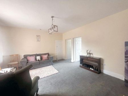 2 bed lower flat to rent in NE22 - Photo 2