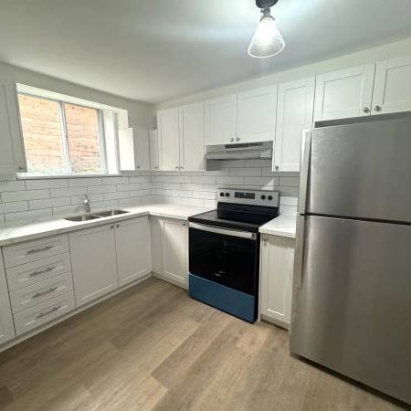 155 STANLEY AVE., #1 - RENOVATED 1BED/1BATH, PARKING, LOCKER, LAUNDRY - Photo 1